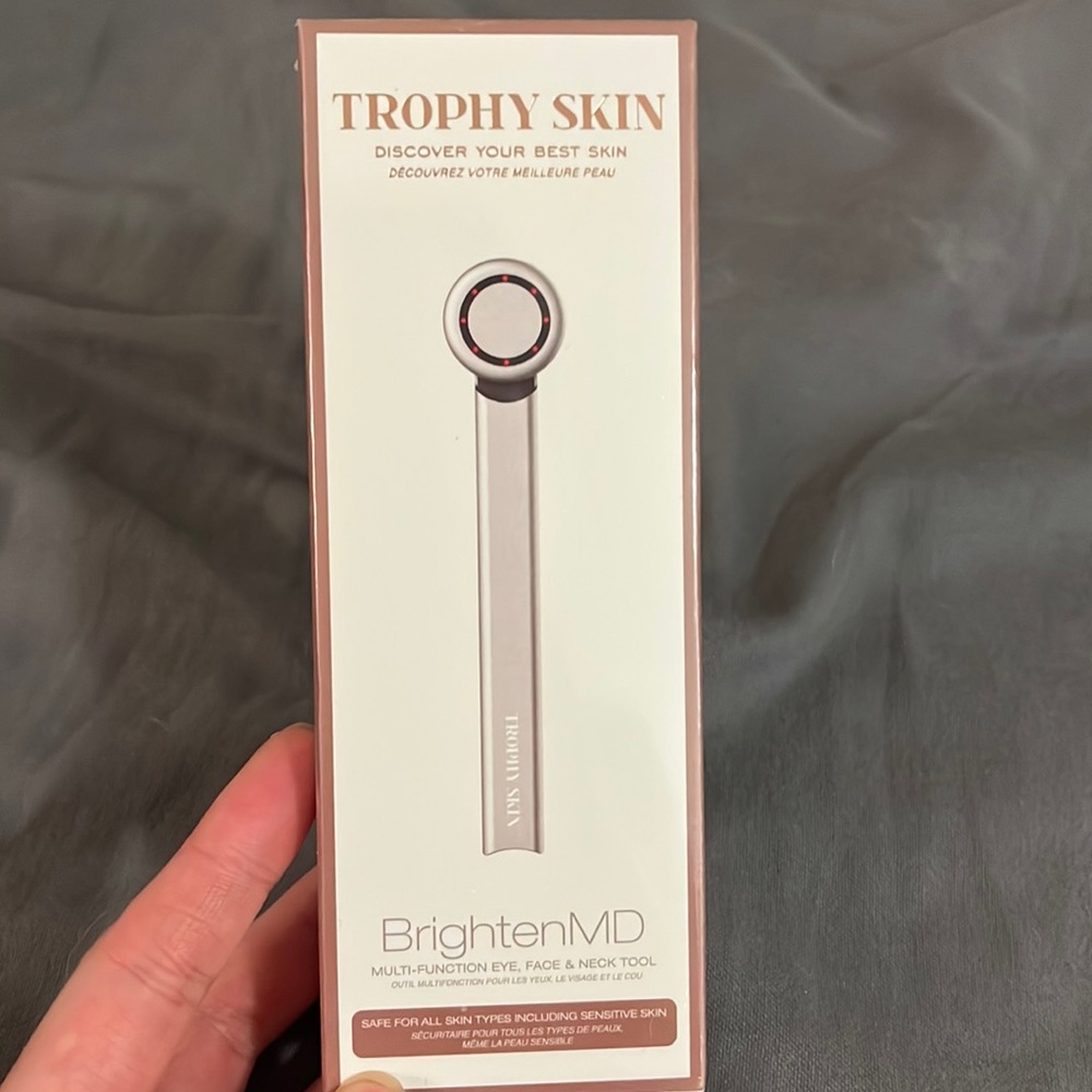 Trophy skin multi-fiction tool